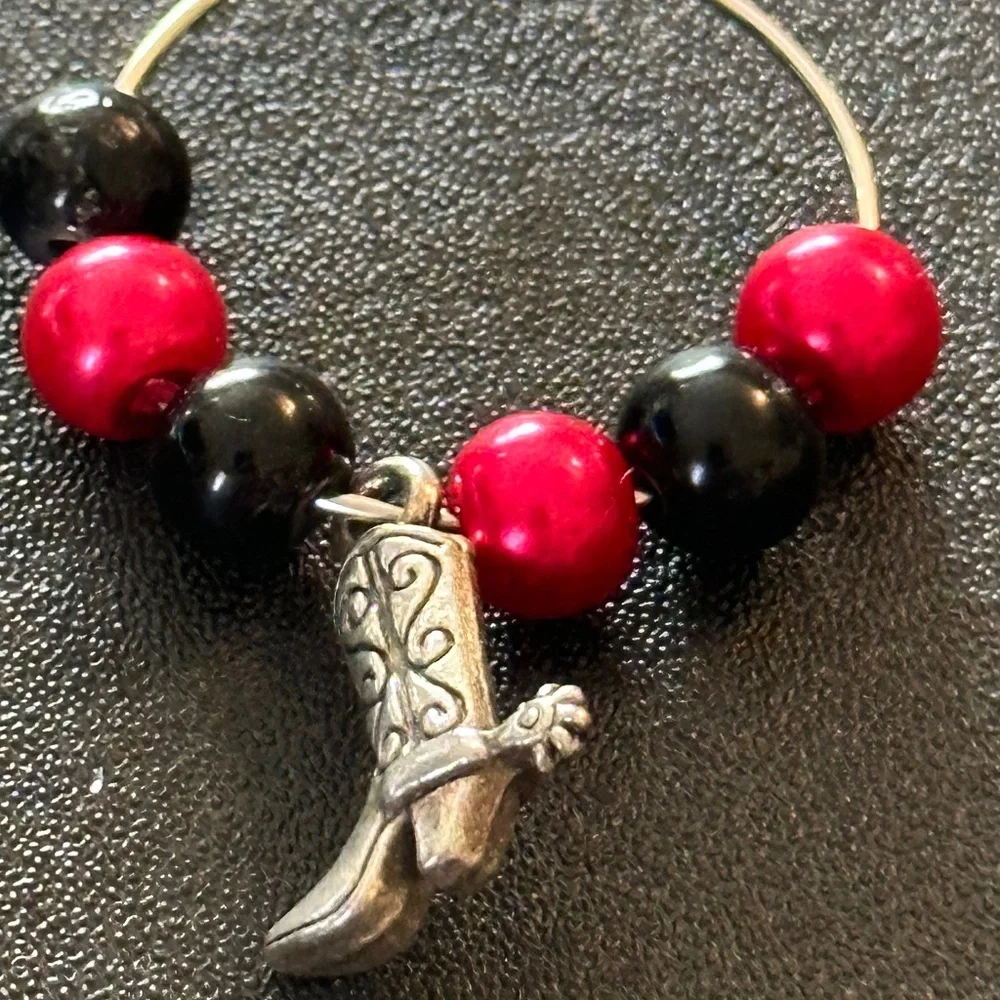 Wine glass tag, stainless steel hoop, black/red beads cowboy boot charm